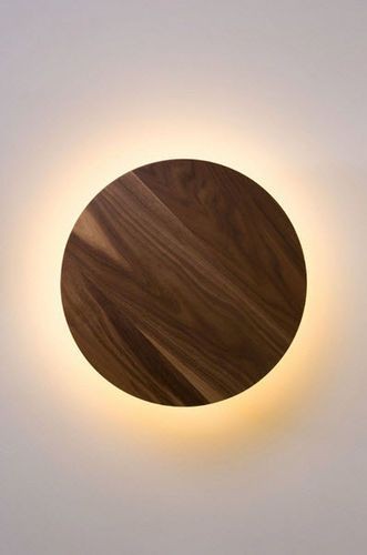 מנורת קיר עגול עץ בעבודת יד