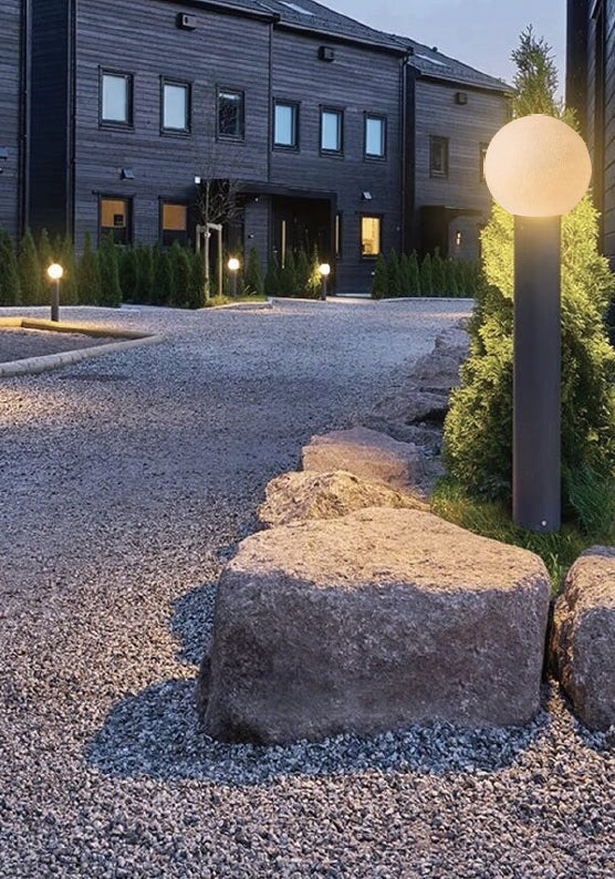 עמוד תאורה חוץ לגינה בולרו