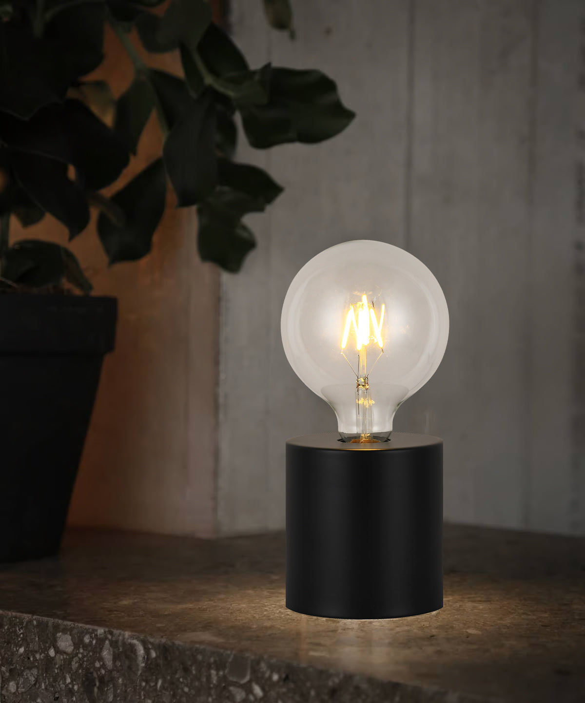 מנורת שולחן ולטה שחור| זהב