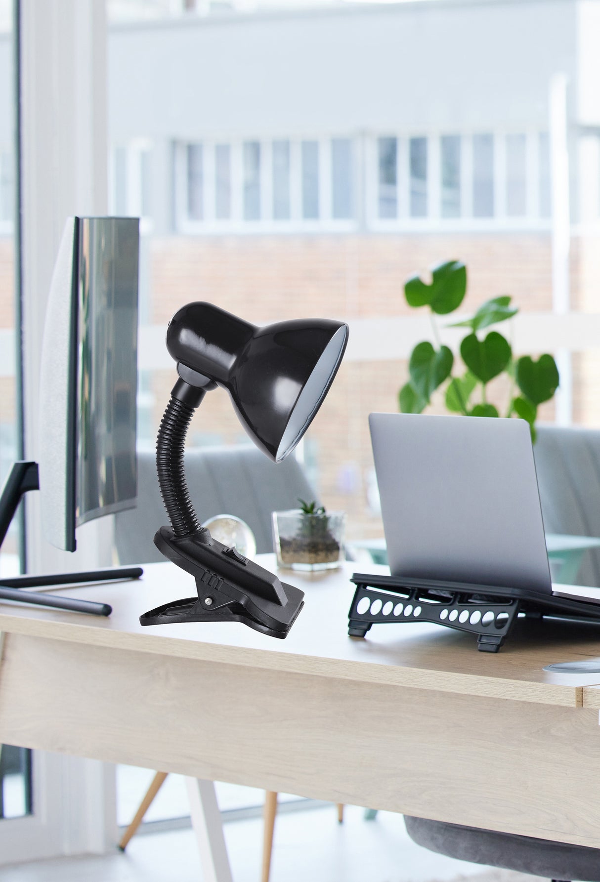 מנורת שולחן קליפס טורבו