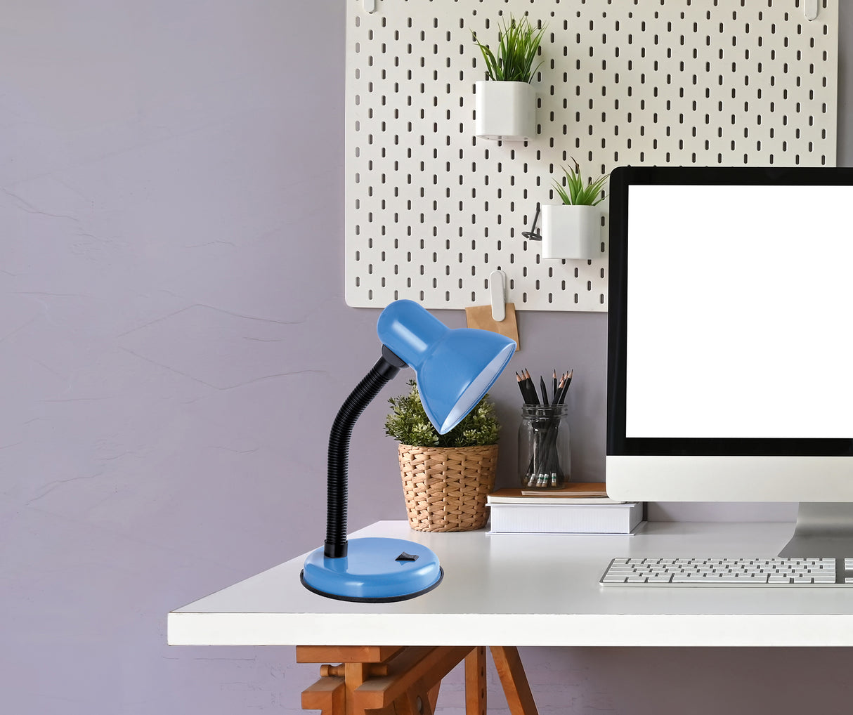 מנורת שולחן תלמיד