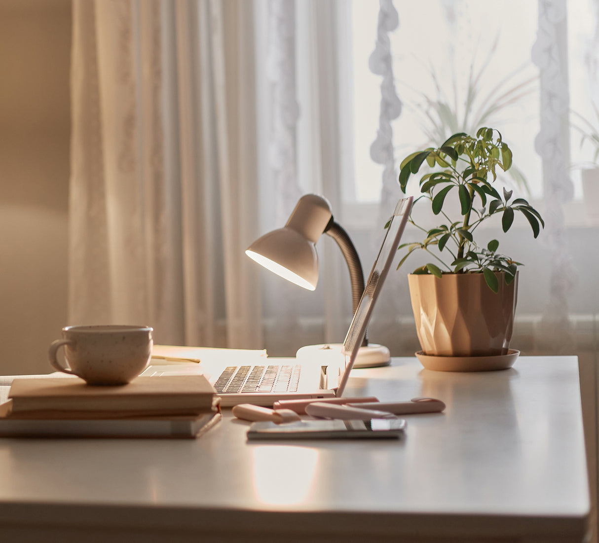 מנורת שולחן תלמיד