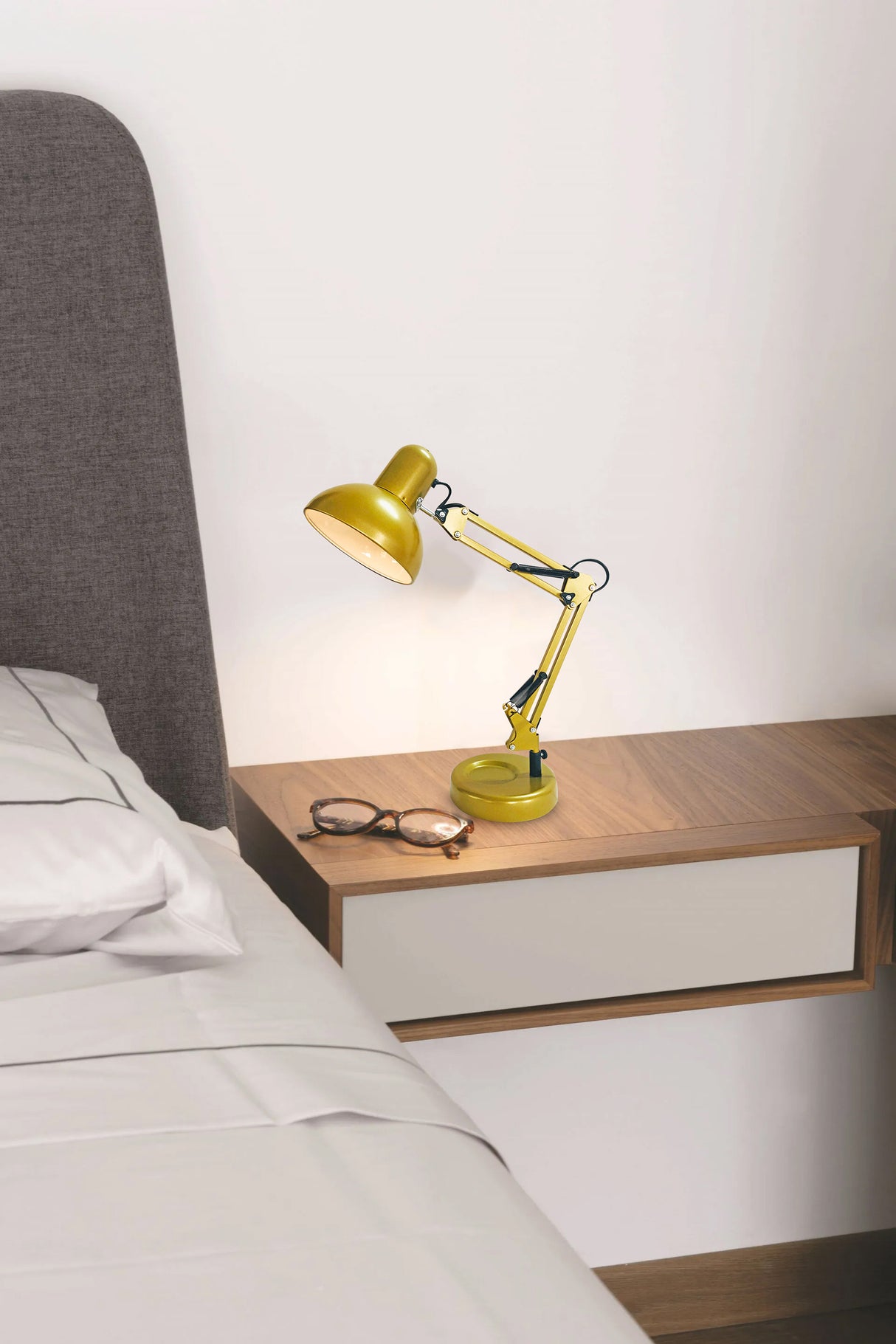 מנורת שולחן שרטוט שחור| לבן| כסוף| פליז