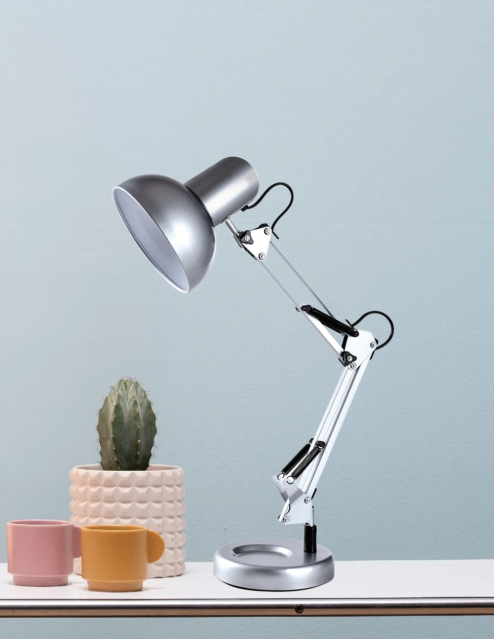 מנורת שולחן שרטוט שחור| לבן| כסוף| פליז