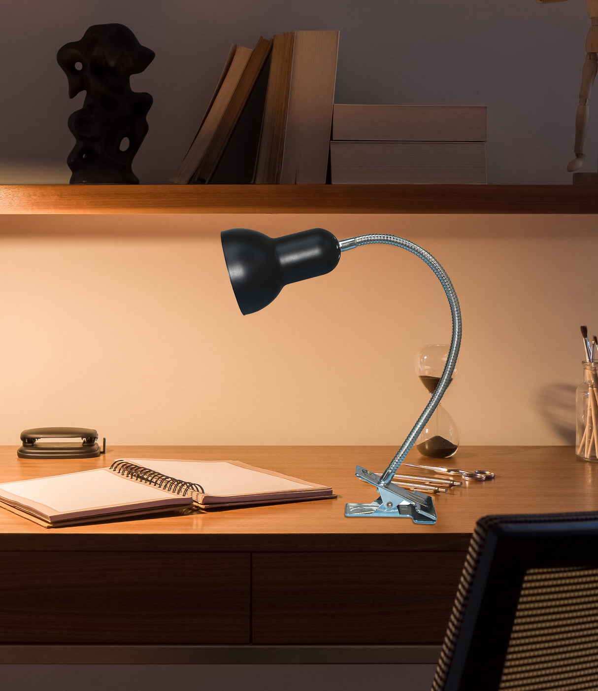 מנורת שולחן קליפס שוטה