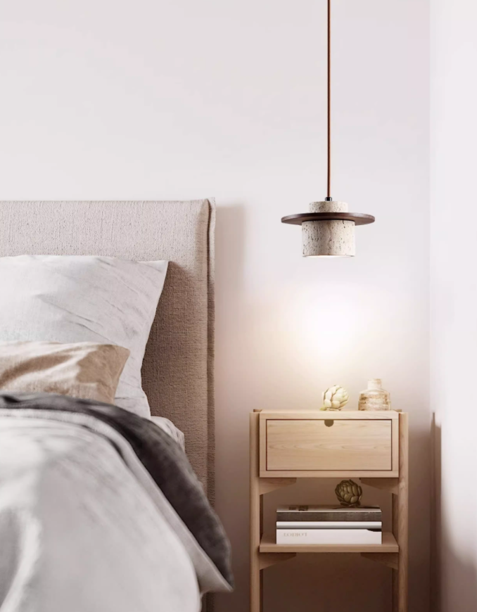 מנורת תלייה היילו – אבן טרוורטין טבעית ועץ אגוז | E27