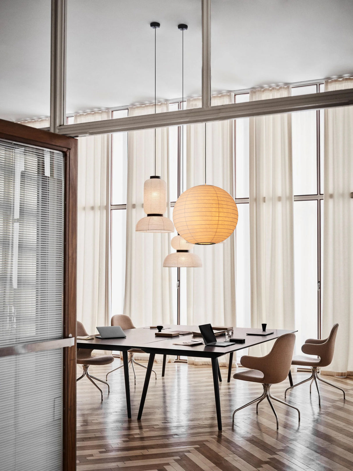 מנורת תלייה מבד משי | דגם מייקל – קוטר 40 ס״מ