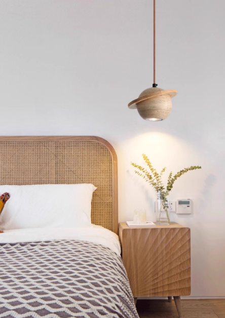 מנורת תלייה סיינה – טרוונטין ועץ בהיר טבעי | בית נורה G9