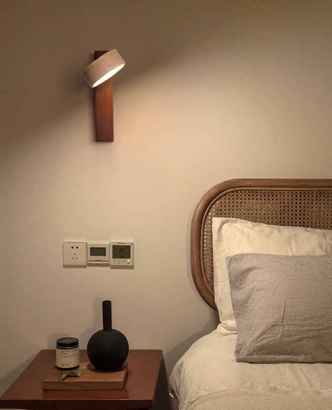 מנורת קיר ויקטוריה – טרוורטין טבעי ועץ אגוז | 9W | 3000K