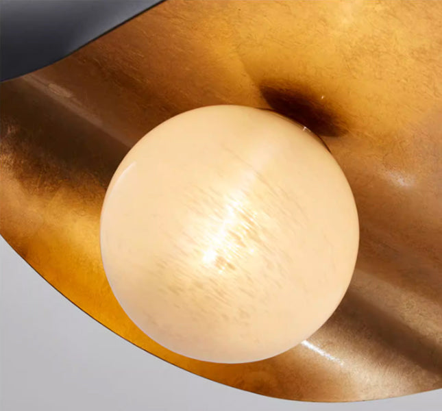 מנורת תלייה קאלי – גלוב | שחור+פליז / לבן+פליז