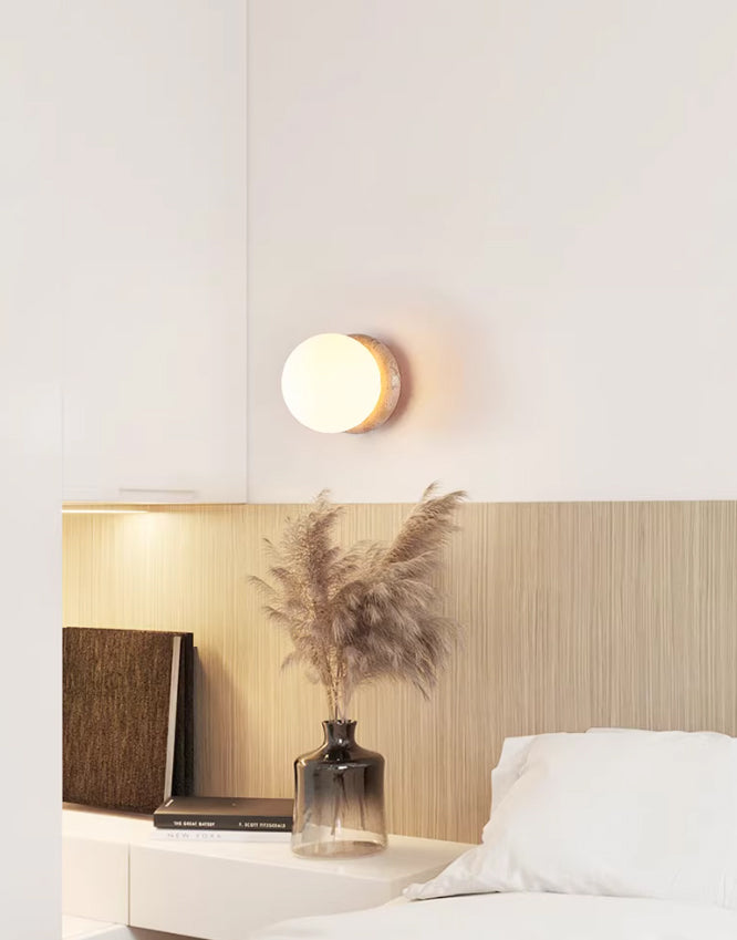 מנורת קיר לוצ׳ה – טרוונטין טבעי וזכוכית | דגם A