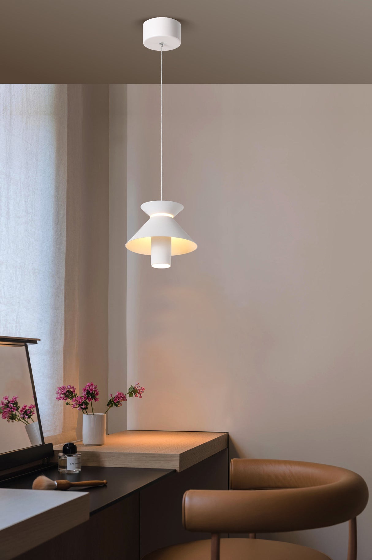 מנורת תלייה LED ברוקלין – שחור / לבן / זהב