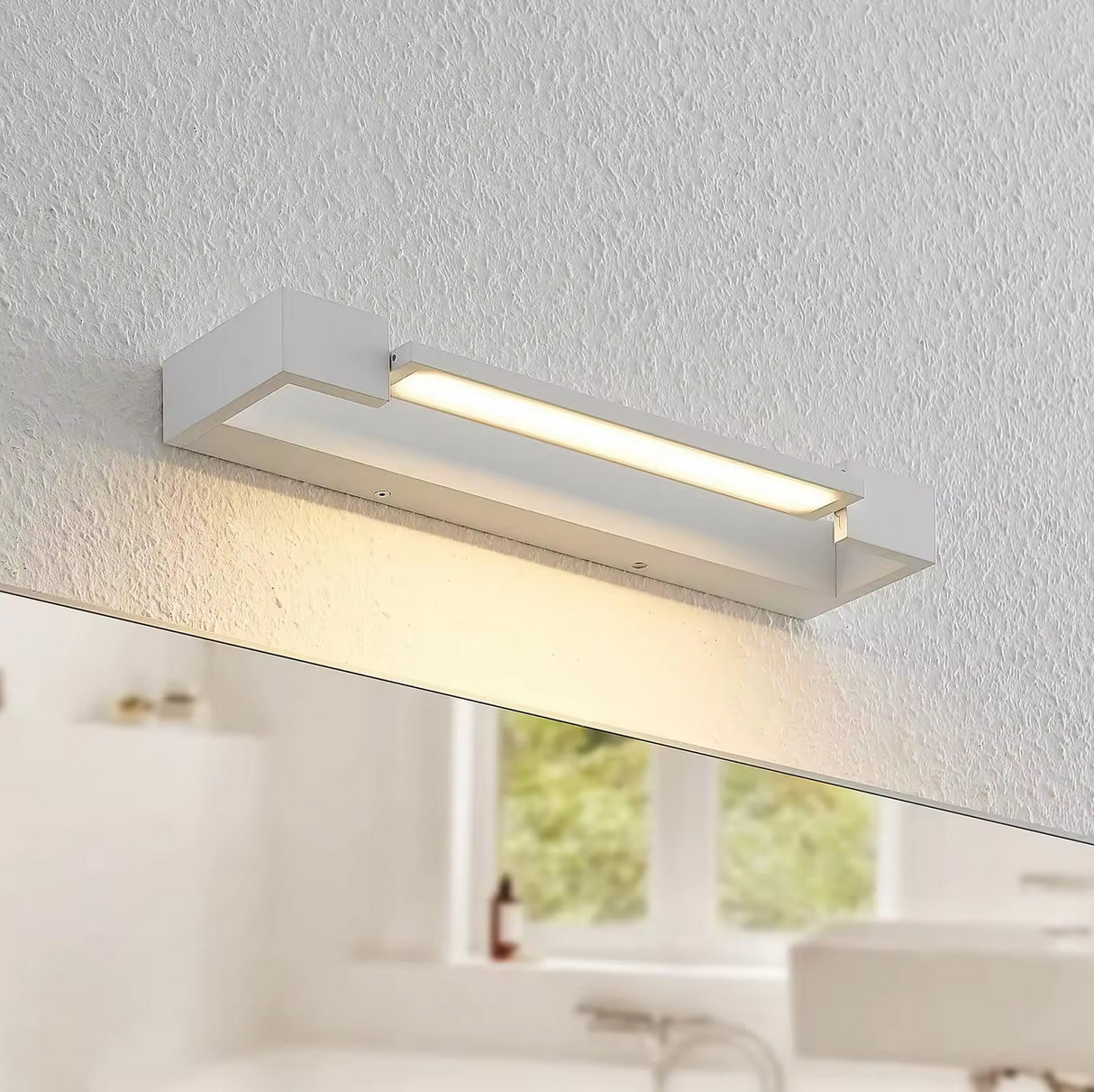 מנורת קיר רון | שחור| פליז| לבן| 30| 60|90 | ס"מ