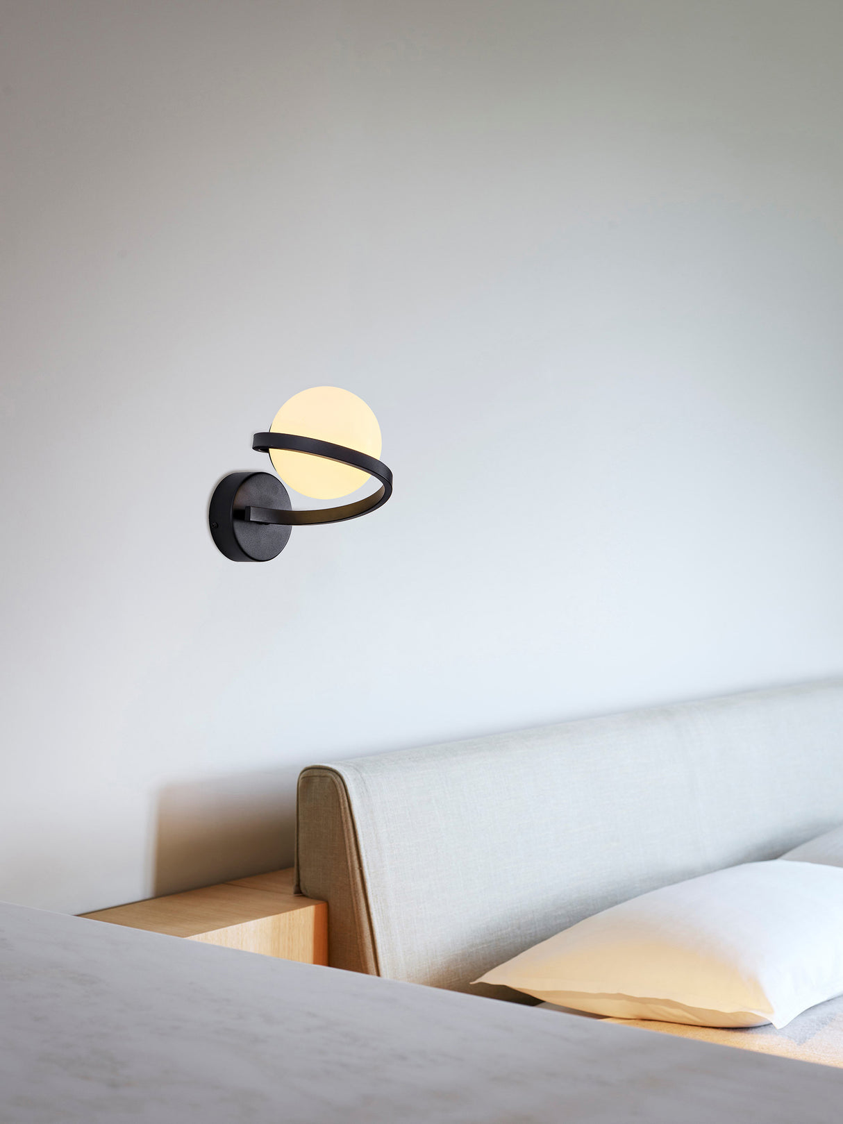 מנורת קיר סבא לד דגם C