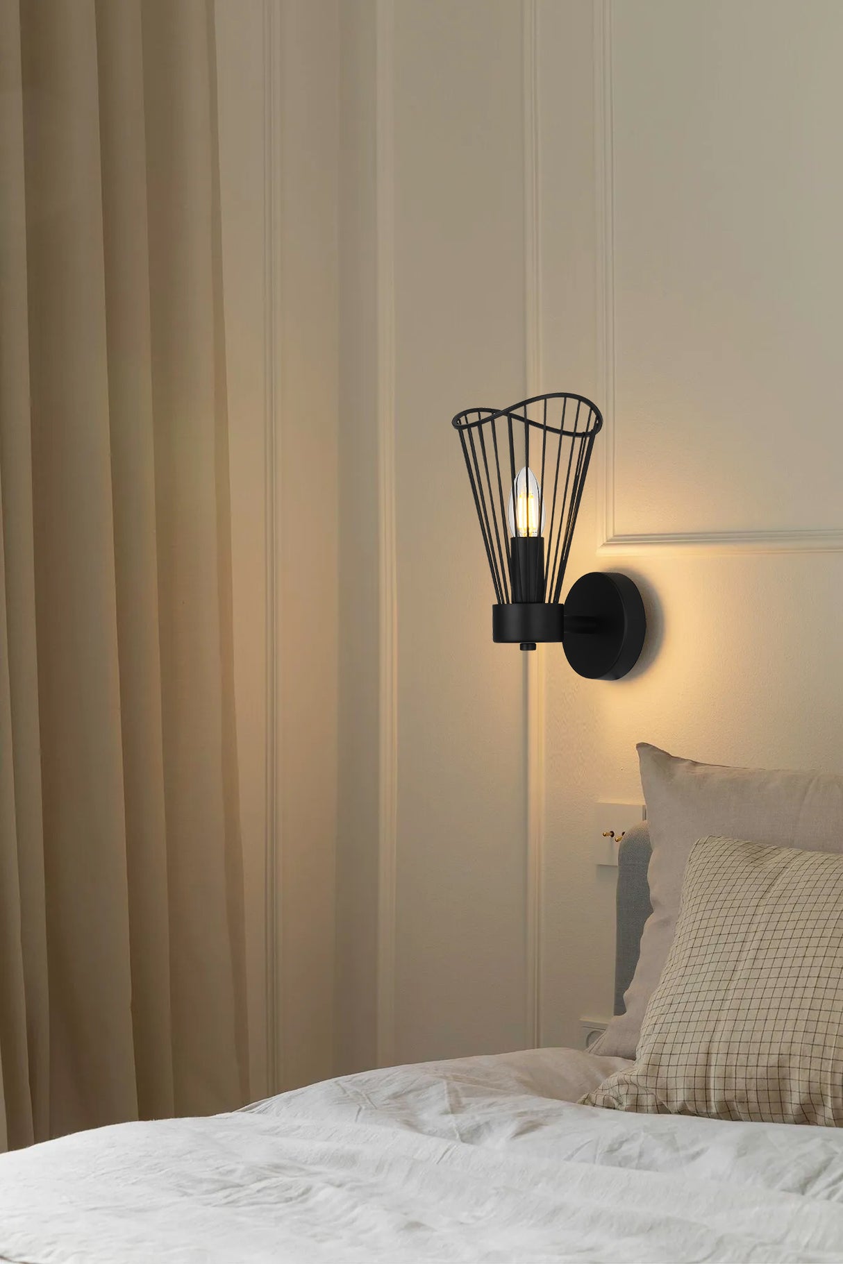 מנורת קיר סיוויק פיילוט בודד| שחור