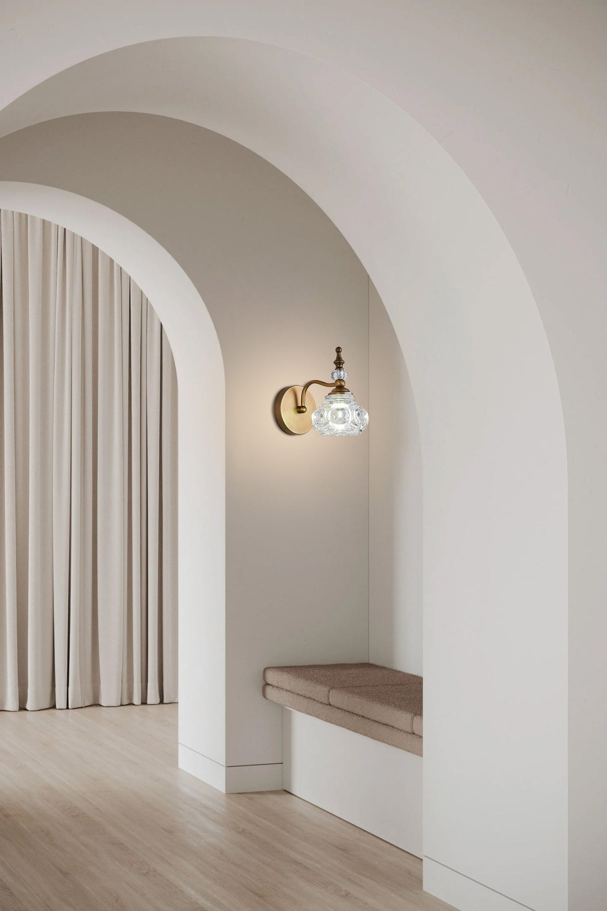 מנורת קיר אביב פליז בודד