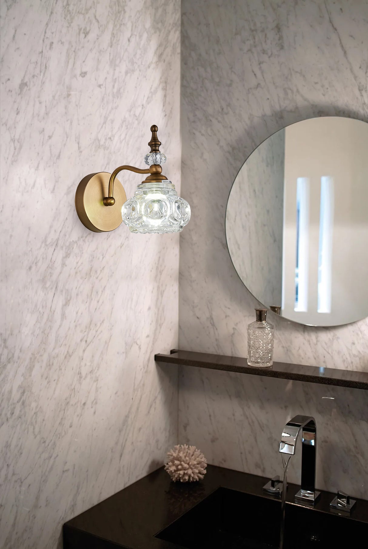 מנורת קיר אביב פליז בודד