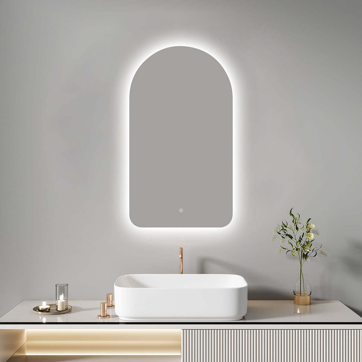 מראת LED קשתית 70×40 ס״מ עם הילה מוארת ומפשיר אדים