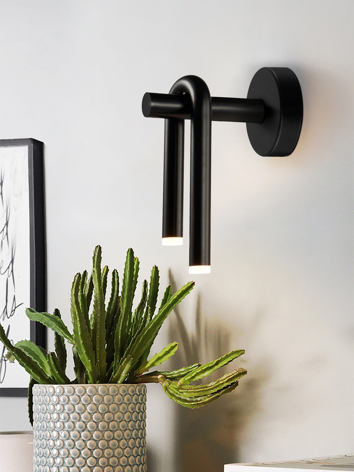 מנורת קיר לד נופר שחור