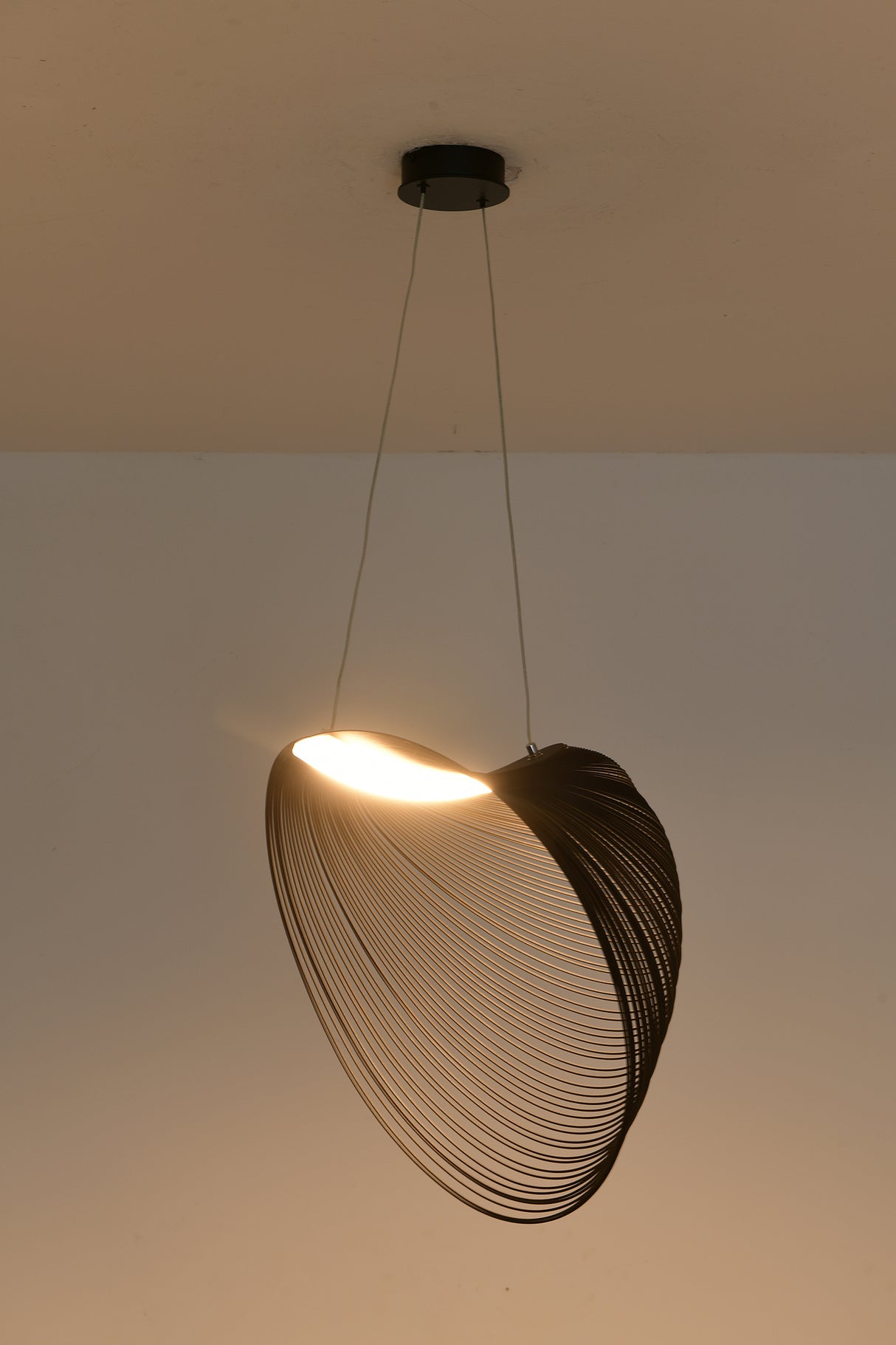 מנורת תלייה סאמי שחור דגם| C