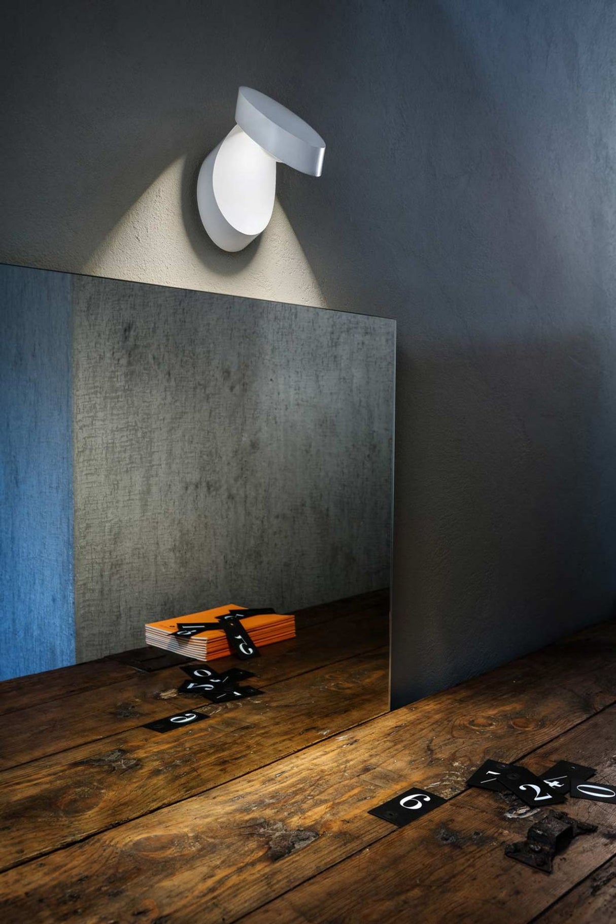 מנורת קיר Pin-Up לבן