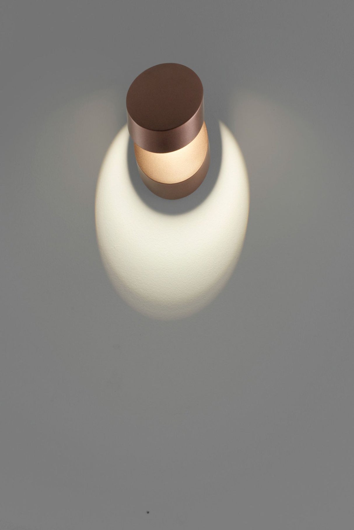 מנורת קיר Pin-Up ברונזה