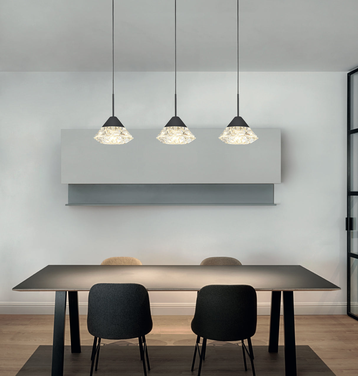 מנורת תליה לואיזה שלישיה