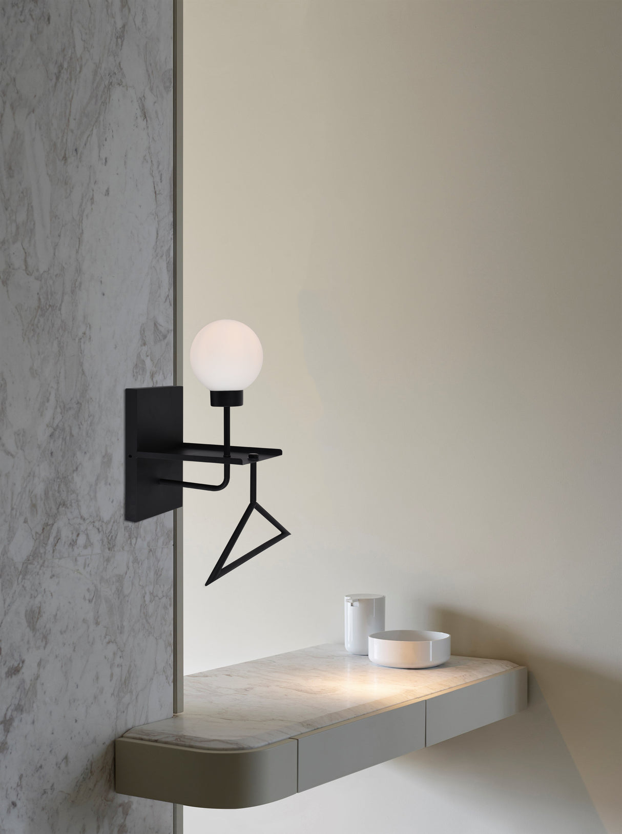 מנורה קיר וארנא דגם B