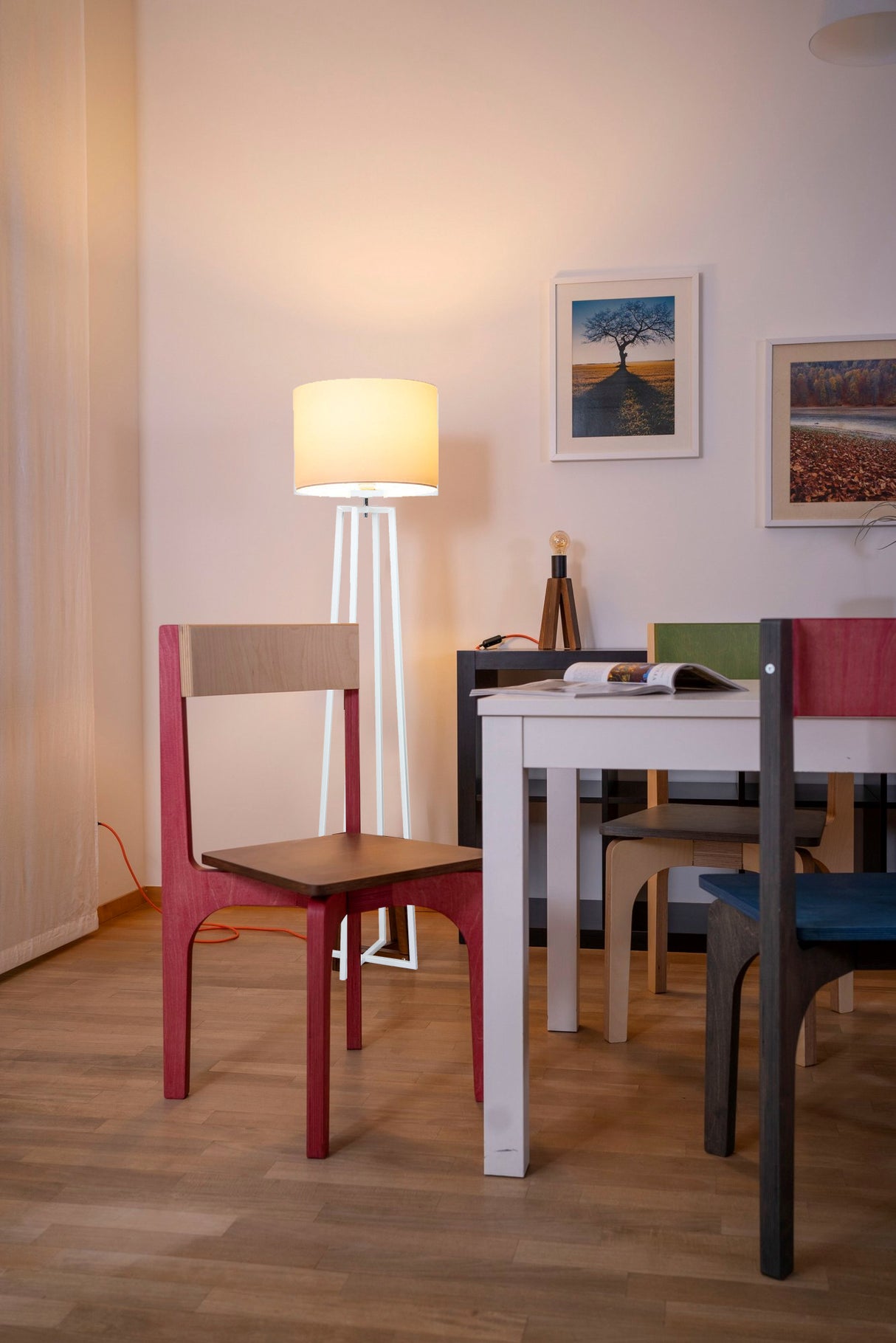 מנורת עמידה סוזנה לבן