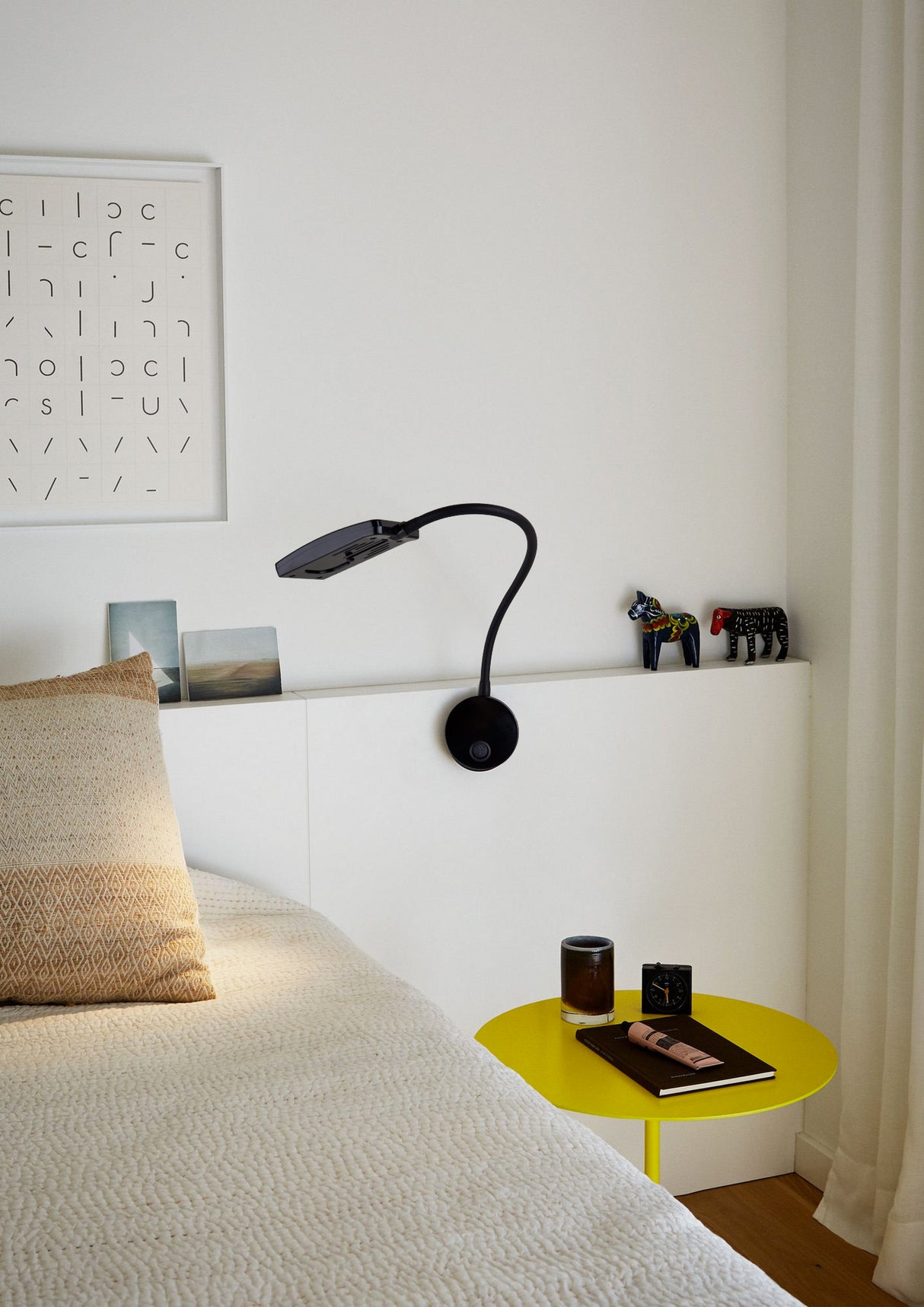 מנורת קיר קריאה שבת מנדי לד| שחור| לבן| אפור