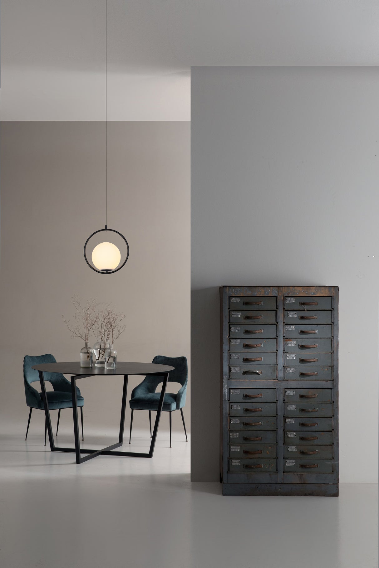 מנורת תליה ינאי צבע| שחור