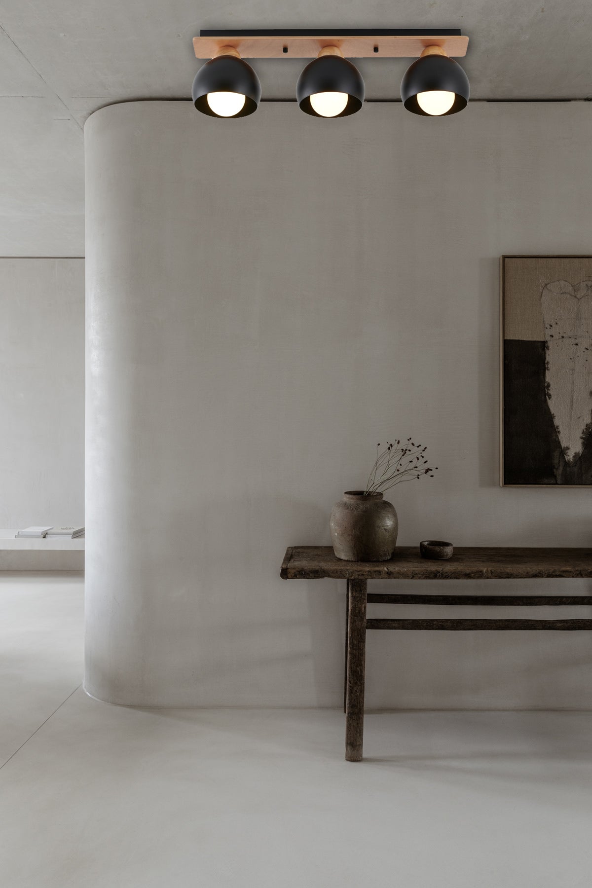 צמוד תקרה ליאמי שלישיה