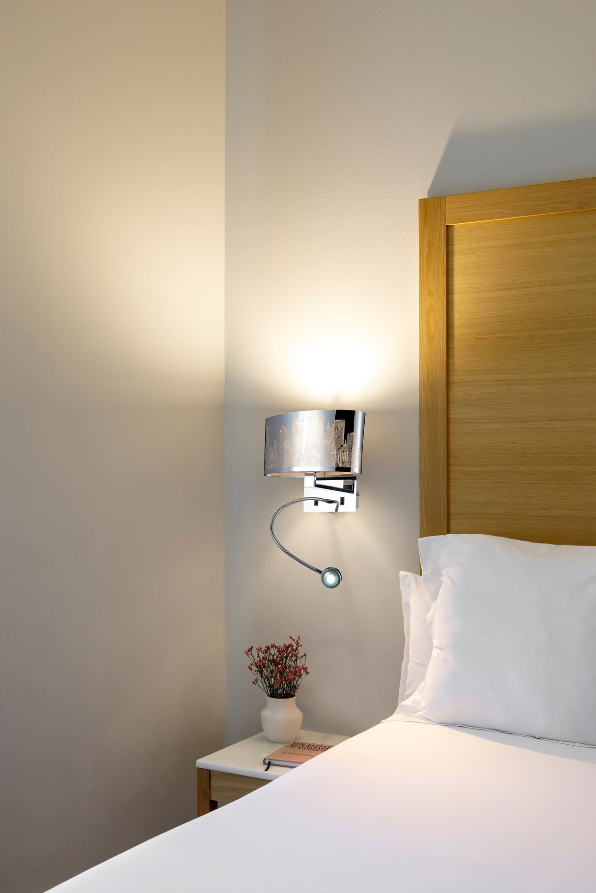 מנורת קיר נפתלי אהיל +זרוע מתכווננת