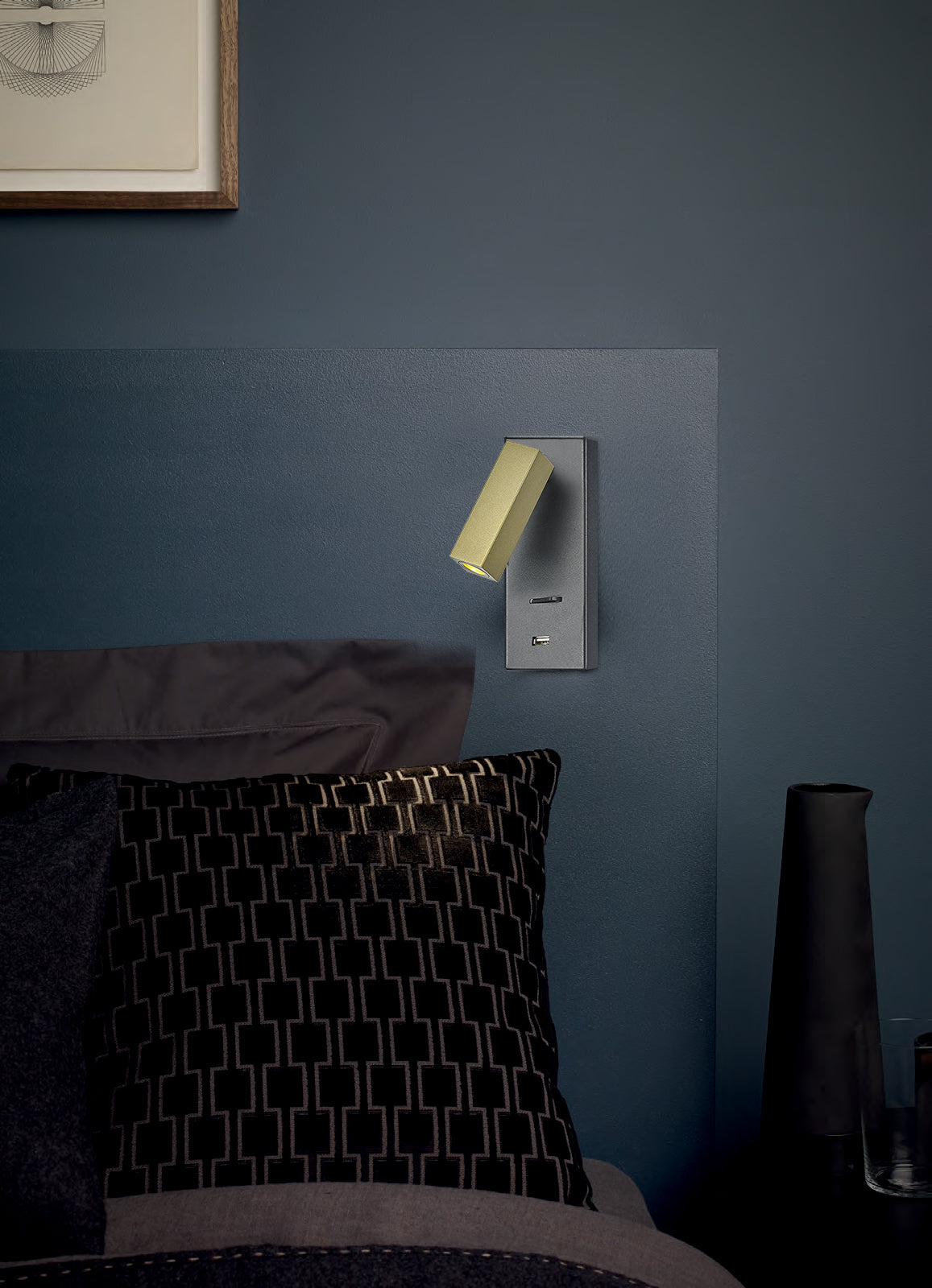 מנורת קיר קים לד USB