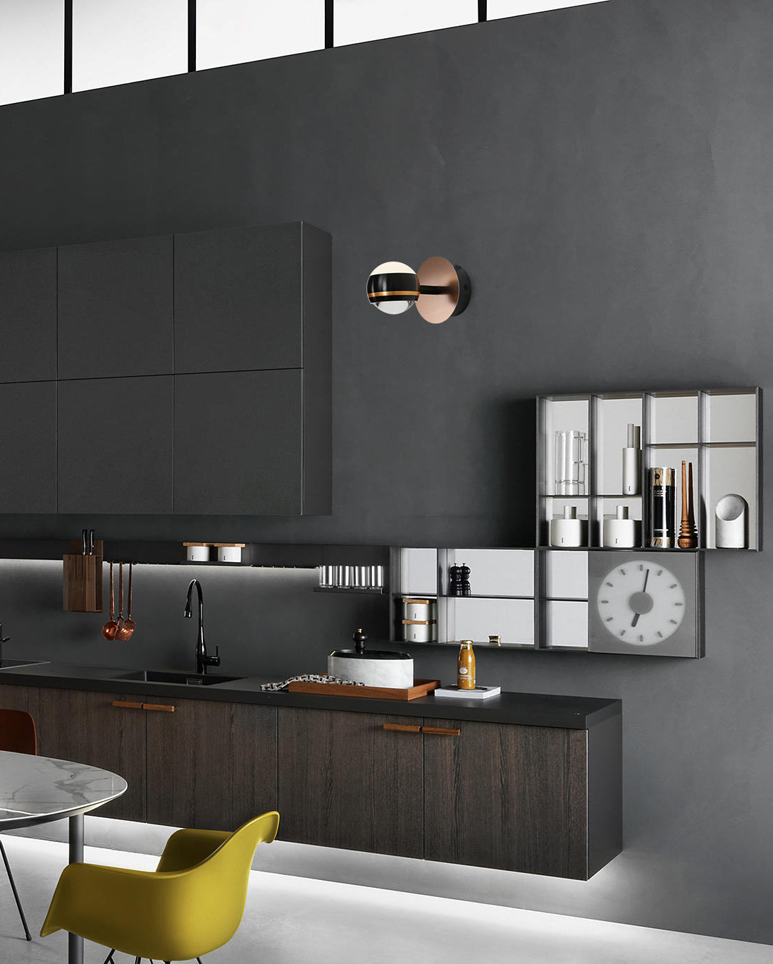 מנורת קיר מודרני ורדינה 6W שחור