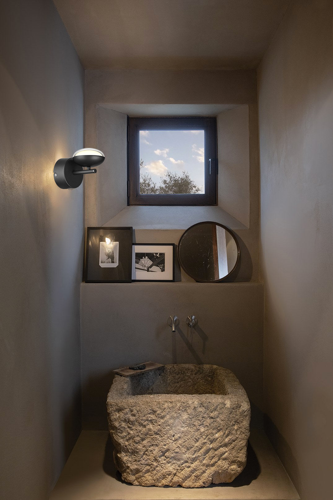 מנורת קיר מריה| בודד| שחור