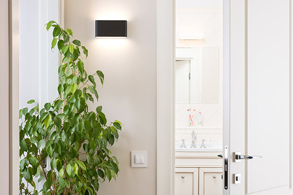 מנורת קיר גינה חוץ אפ-דאון לד סגל שחור| לבן| אפור