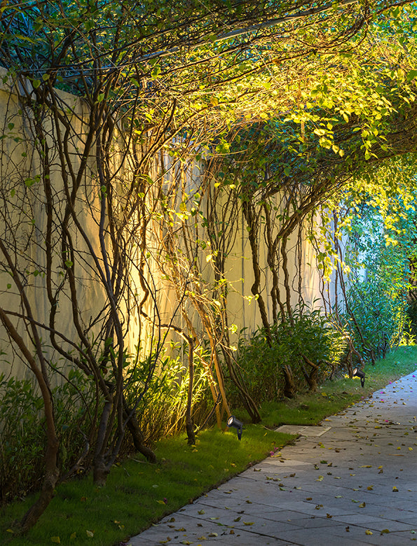 דוקרן רפי לגינה GU10| 220V| שחור|לבן