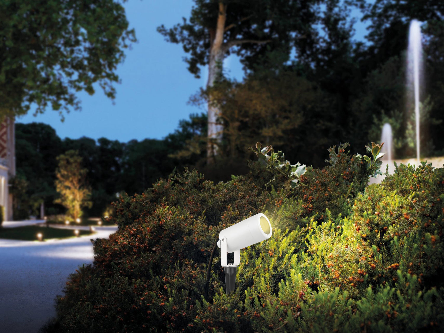 דוקרן רים לגינה GU10| 220V|שחור| לבן