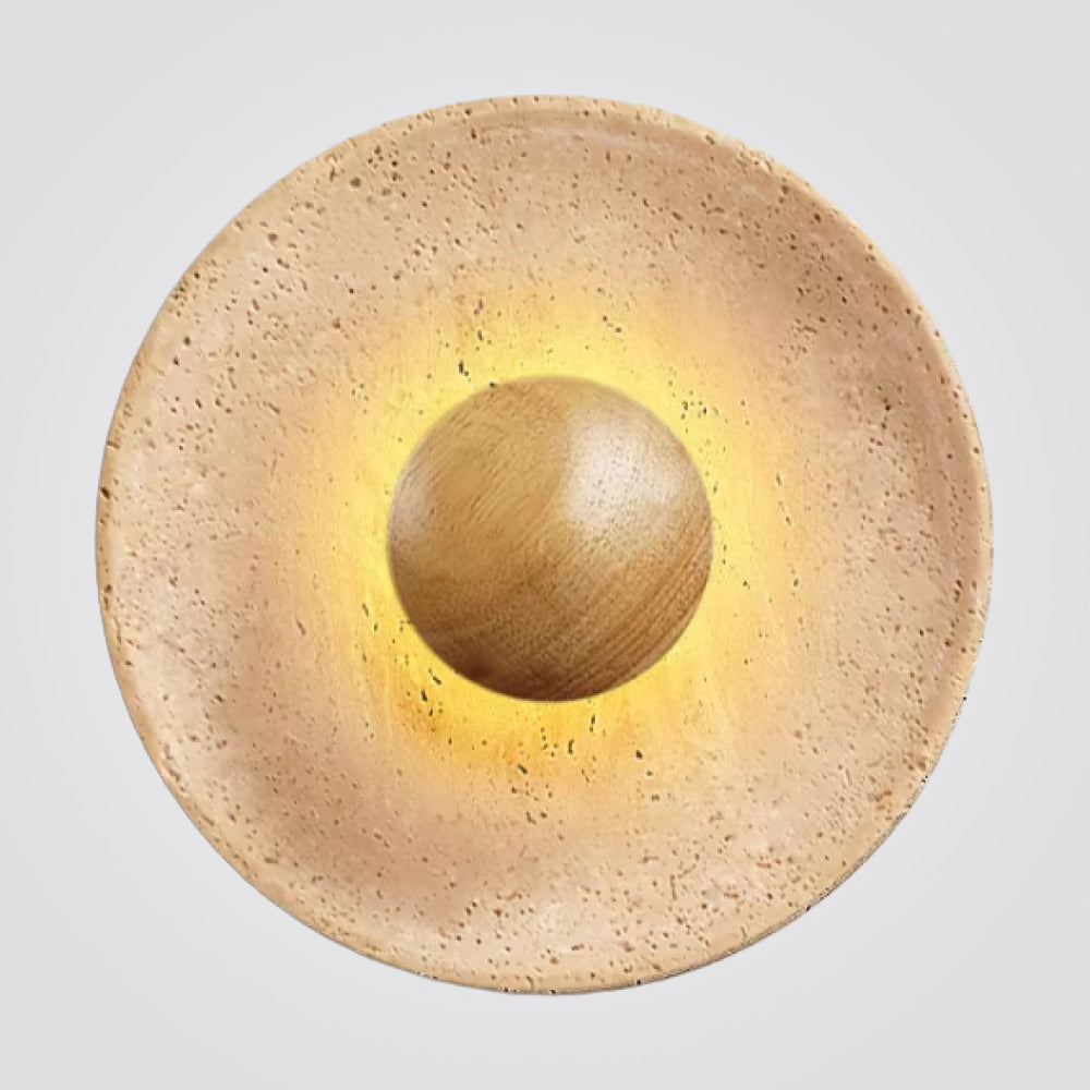 מנורת קיר טרה – אבן טבעית ועץ בהיר | LED | קוטר 25 ס״מ