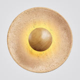 מנורת קיר טרה – אבן טבעית ועץ בהיר | LED | קוטר 25 ס״מ