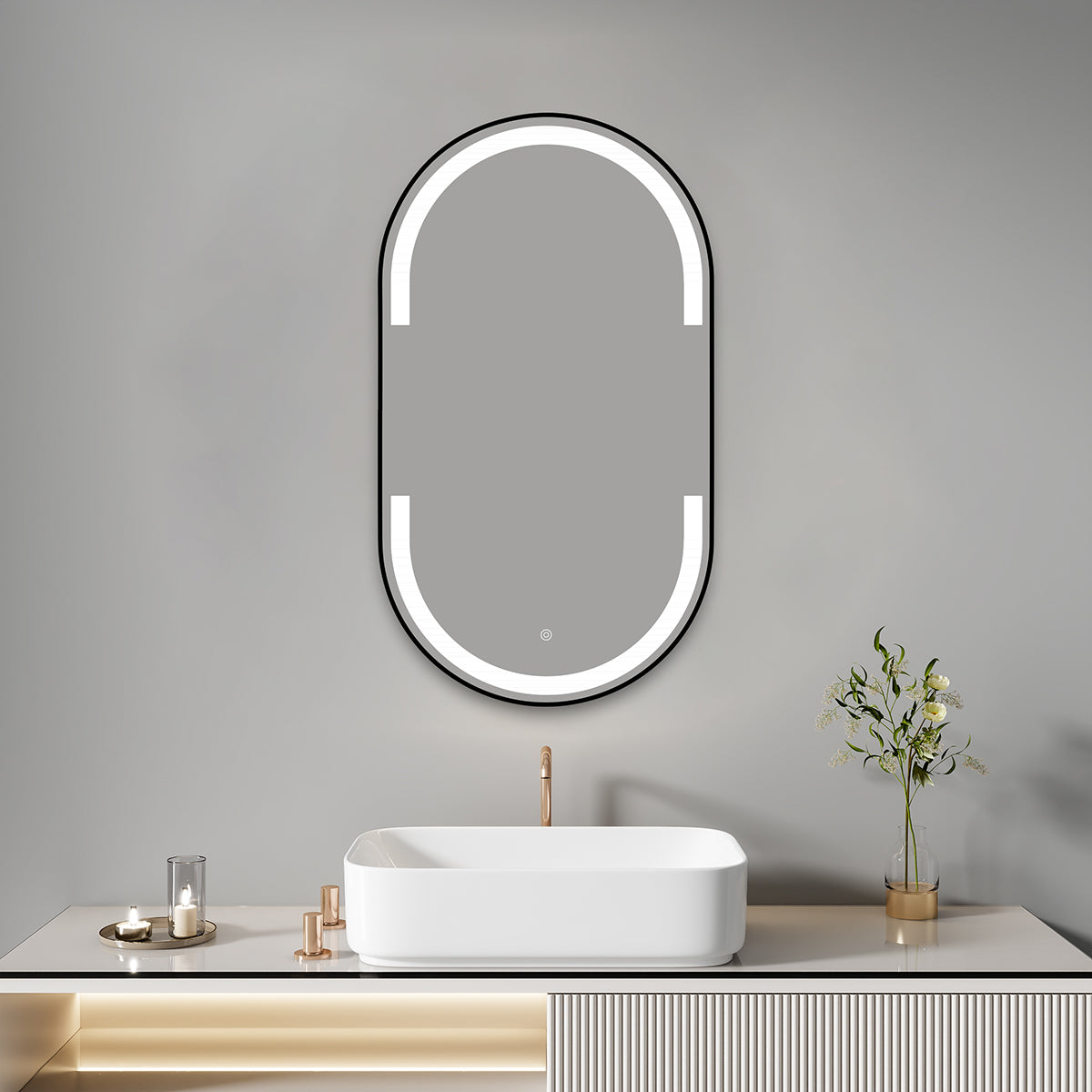 מראת LED אובלית 70×40 ס״מ עם מסגרת אלומיניום ומפשיר אדים – שחור / זהב